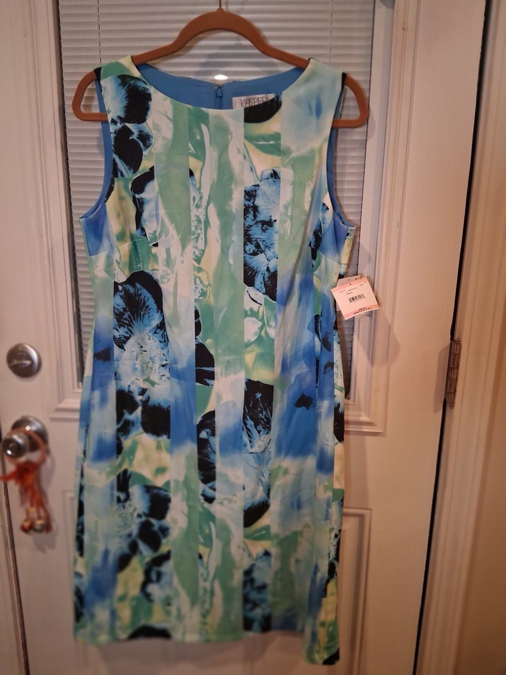 sku142 NWT Kasper Blue, Green and Black Floral Sleeveless Shift Dress Size 10